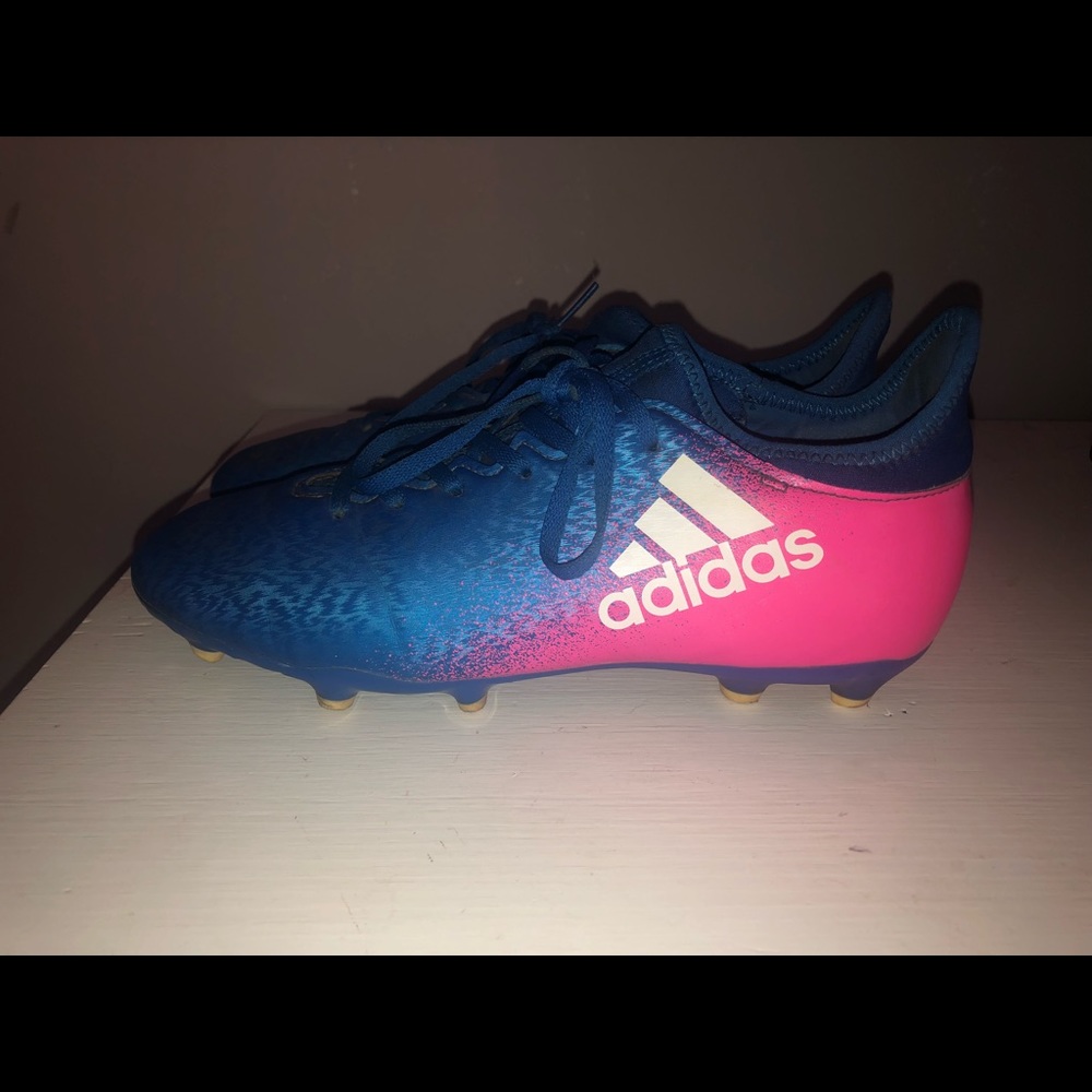 Soccer cleats